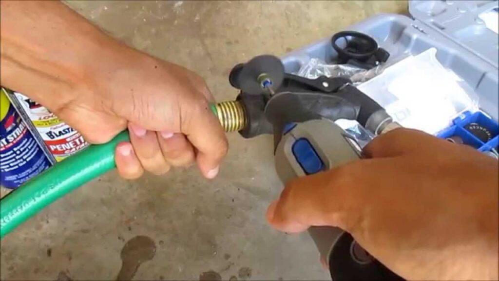 quitar la boquilla pulverizadora